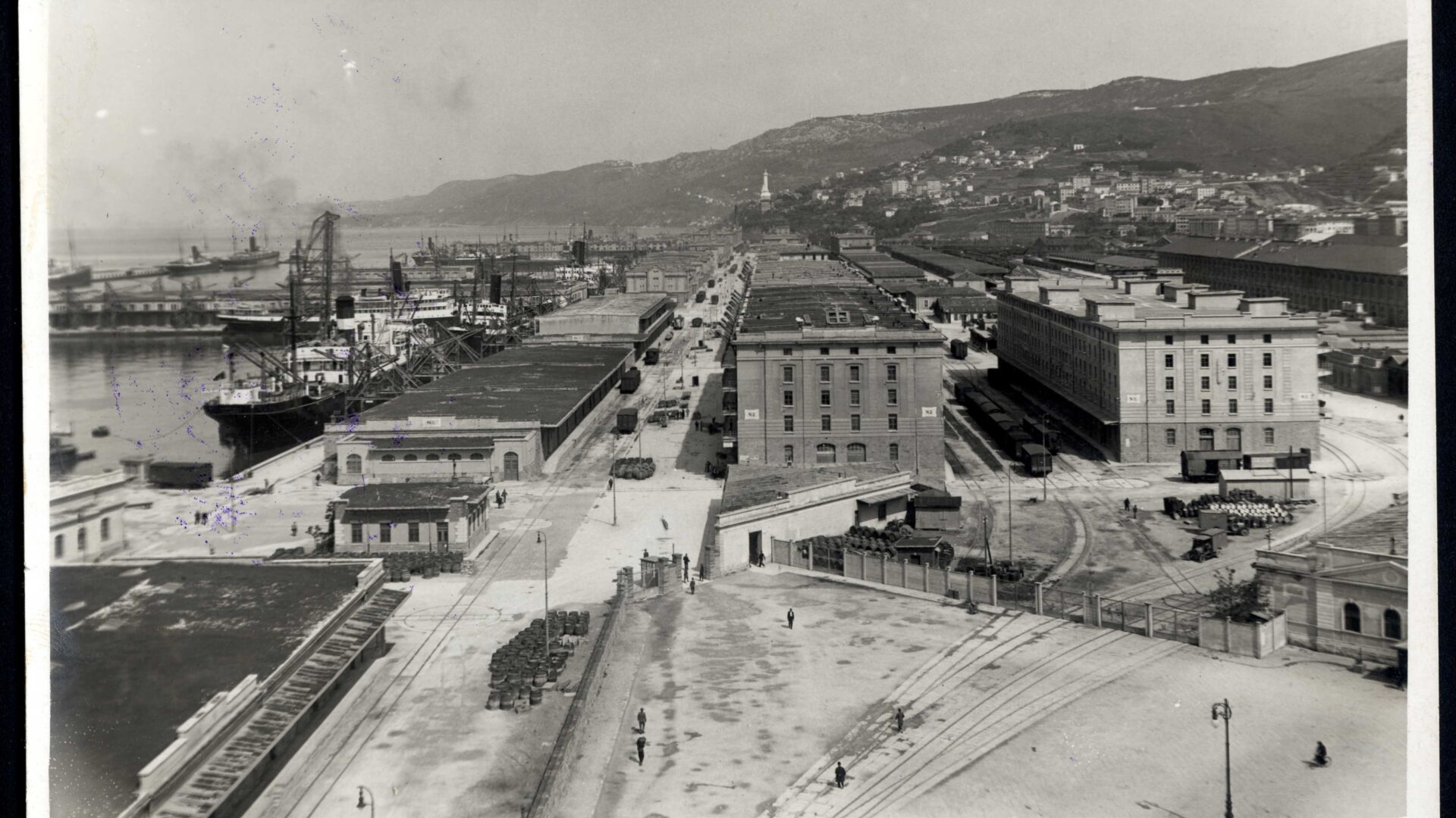 THE HISTORY OF THE PORT OF TRIESTE - Remember Adrijo